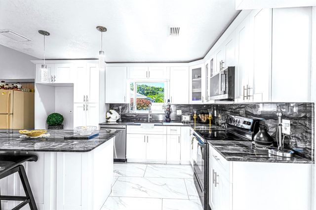 3111 Thames Way, Miramar, FL 33025
