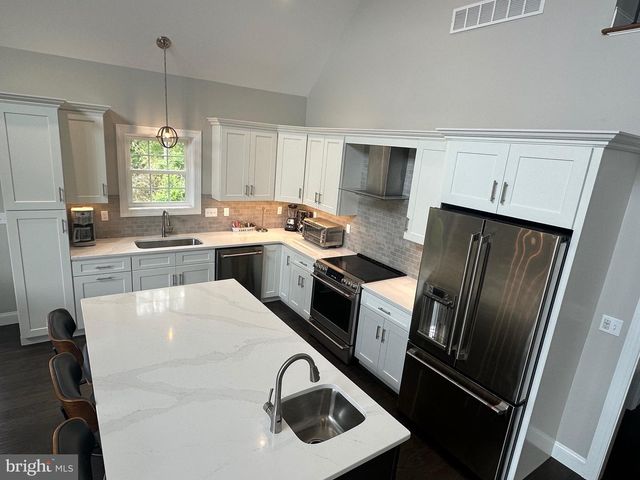 1527 PINTO CV, Auburn, PA 17922