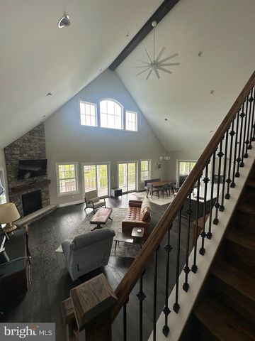 1527 PINTO CV, Auburn, PA 17922