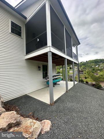 1527 PINTO CV, Auburn, PA 17922