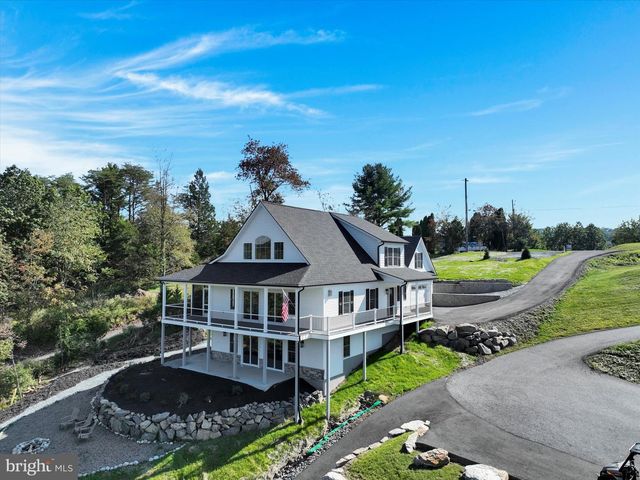 1527 PINTO CV, Auburn, PA 17922