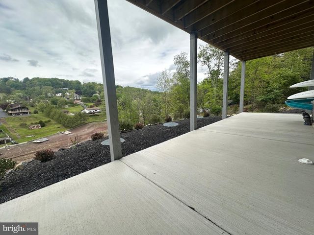 1527 PINTO CV, Auburn, PA 17922