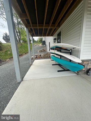 1527 PINTO CV, Auburn, PA 17922