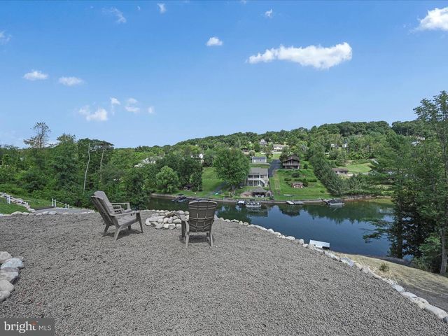 1527 PINTO CV, Auburn, PA 17922