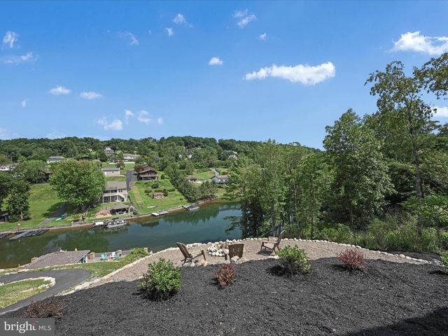 1527 PINTO CV, Auburn, PA 17922