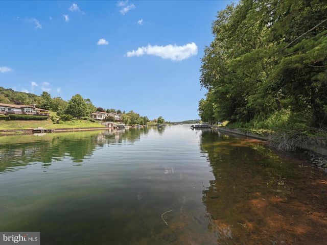 1527 PINTO CV, Auburn, PA 17922