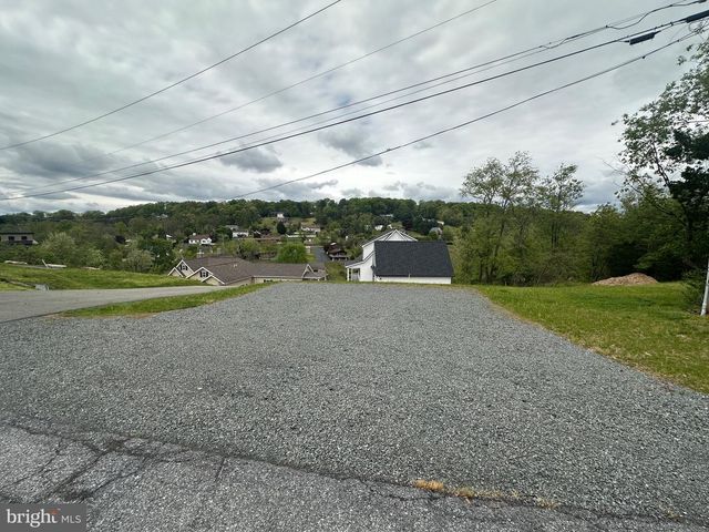 1527 PINTO CV, Auburn, PA 17922