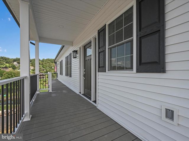 1527 PINTO CV, Auburn, PA 17922