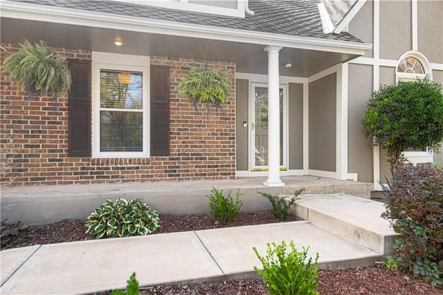 8533 Hall Street, Lenexa, KS 66216