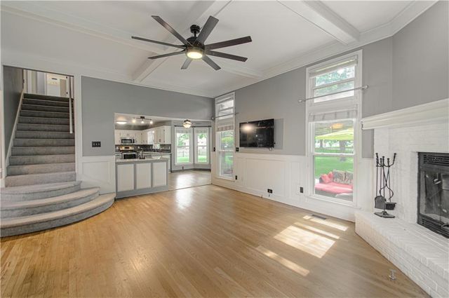 8533 Hall Street, Lenexa, KS 66216