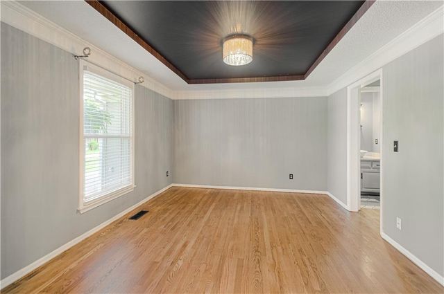 8533 Hall Street, Lenexa, KS 66216