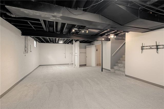 8533 Hall Street, Lenexa, KS 66216