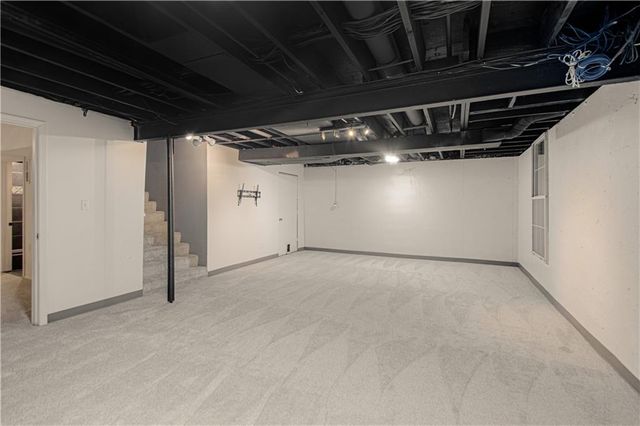 8533 Hall Street, Lenexa, KS 66216