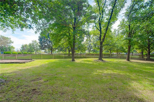 8533 Hall Street, Lenexa, KS 66216