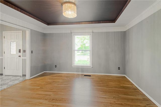 8533 Hall Street, Lenexa, KS 66216