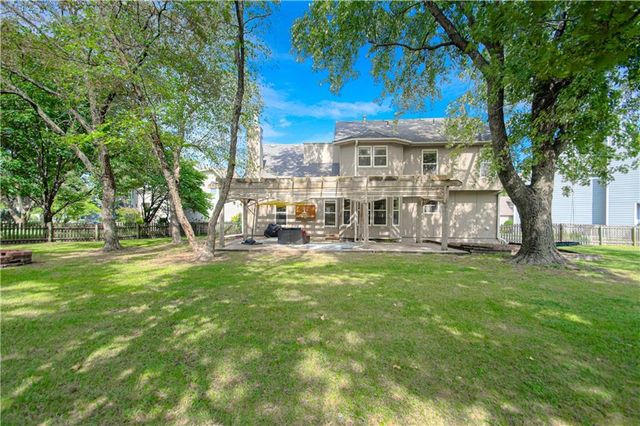 8533 Hall Street, Lenexa, KS 66216