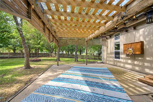 8533 Hall Street, Lenexa, KS 66216