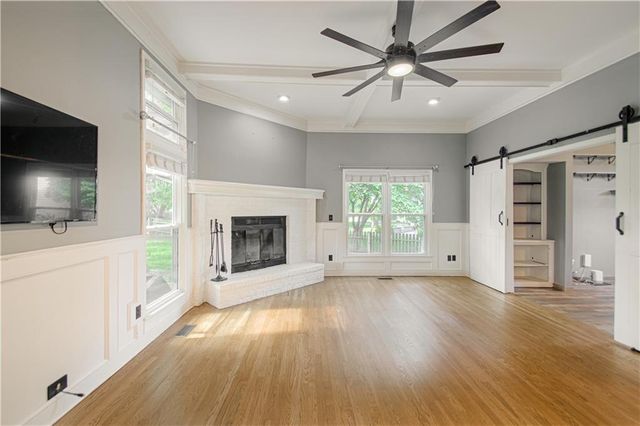 8533 Hall Street, Lenexa, KS 66216