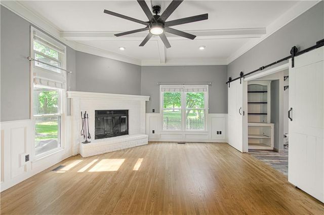 8533 Hall Street, Lenexa, KS 66216