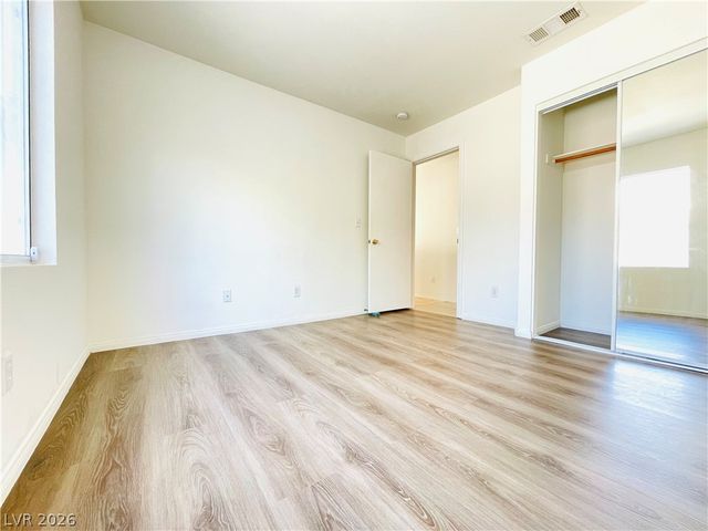 8134 Dinsmore Drive, Las Vegas, NV 89117