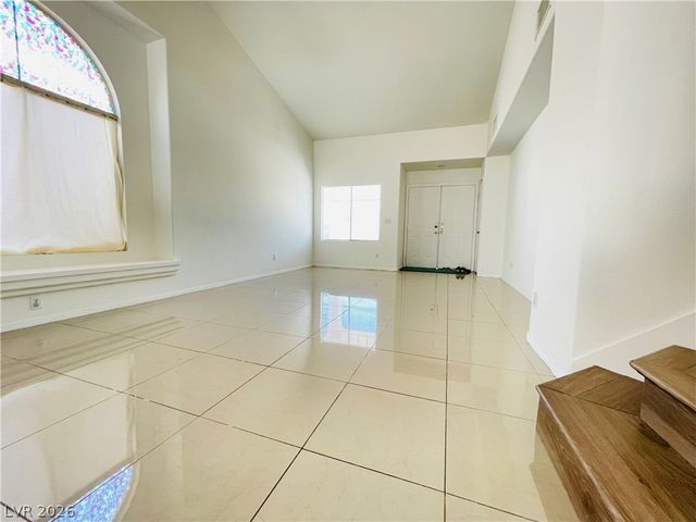 8134 Dinsmore Drive, Las Vegas, NV 89117