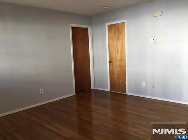 320 Elm Avenue C, Bogota, NJ 07603