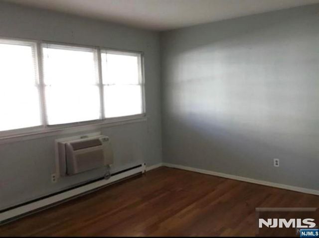 320 Elm Avenue C, Bogota, NJ 07603