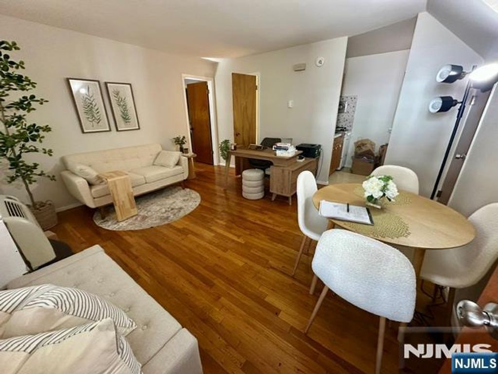 320 Elm Avenue C, Bogota, NJ 07603