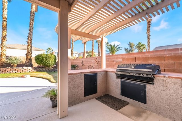 894 Sir Winston Street, Henderson, NV 89052