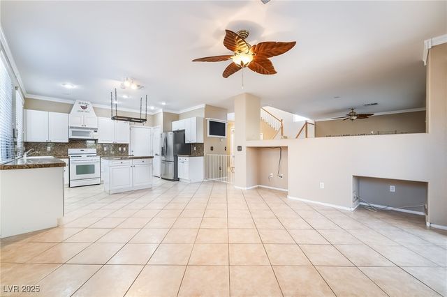 894 Sir Winston Street, Henderson, NV 89052