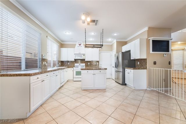 894 Sir Winston Street, Henderson, NV 89052