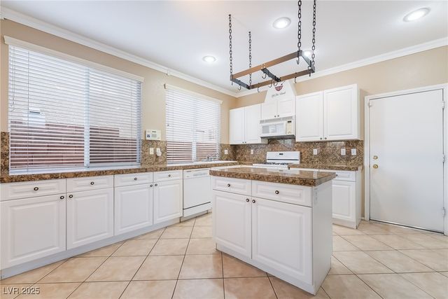 894 Sir Winston Street, Henderson, NV 89052