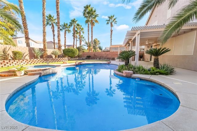 894 Sir Winston Street, Henderson, NV 89052