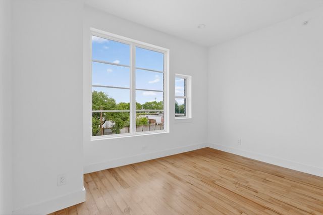 2080 Kelly Avenue 109, Dallas, TX 75215