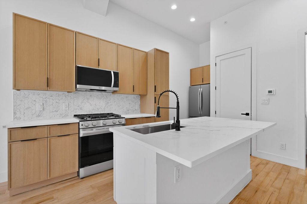 2080 Kelly Avenue 109, Dallas, TX 75215