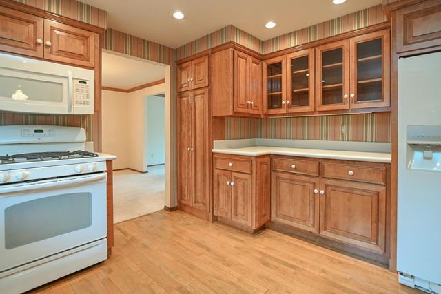 3095 PINE RIDGE COURT, Green Bay, WI 54311