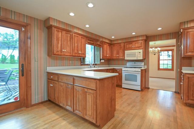 3095 PINE RIDGE COURT, Green Bay, WI 54311