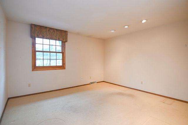 3095 PINE RIDGE COURT, Green Bay, WI 54311
