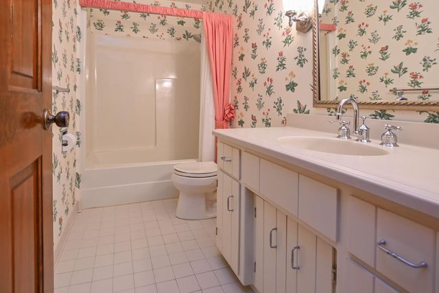 3095 PINE RIDGE COURT, Green Bay, WI 54311