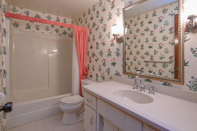 3095 PINE RIDGE COURT, Green Bay, WI 54311
