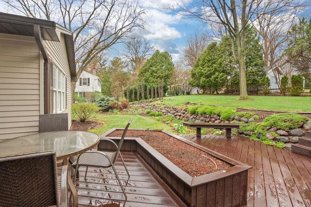 3095 PINE RIDGE COURT, Green Bay, WI 54311