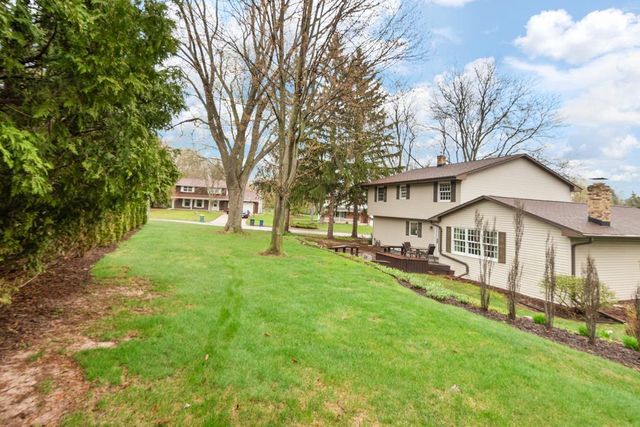 3095 PINE RIDGE COURT, Green Bay, WI 54311