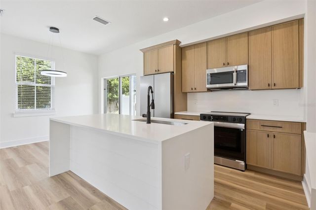 2119 W LUCERNE TERRACE, Orlando, FL 32806