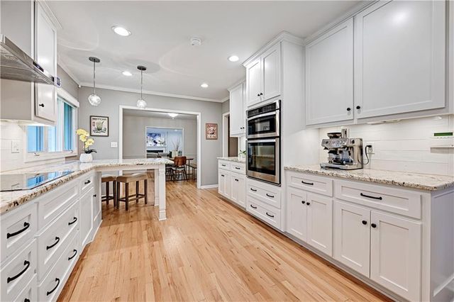 1227 W 66th Street, Kansas City, MO 64113