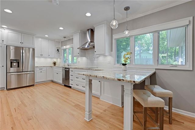 1227 W 66th Street, Kansas City, MO 64113