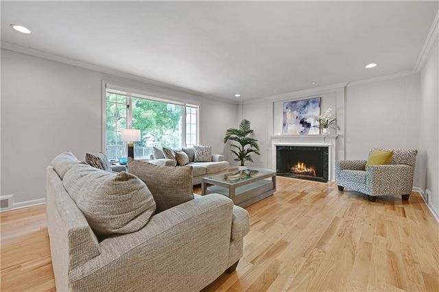 1227 W 66th Street, Kansas City, MO 64113