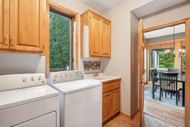 18566 Magenta Bay, Eden Prairie, MN 55347