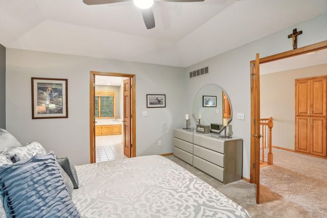 18566 Magenta Bay, Eden Prairie, MN 55347