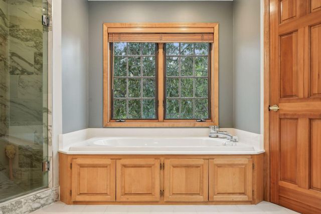 18566 Magenta Bay, Eden Prairie, MN 55347