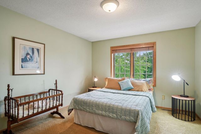 18566 Magenta Bay, Eden Prairie, MN 55347